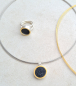Preview: Schlichter, attraktiver Ring mit einem Achatkristall mit goldenem Rand
