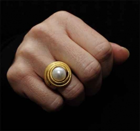 Ring Variation Perle, goldplattiert.